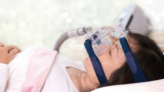 Woman-wearing-CPAP
