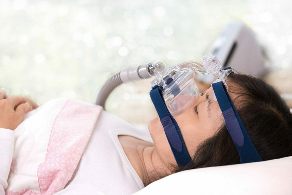 Woman-wearing-CPAP